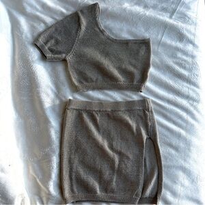 SORELLE UK Skirt Set - Gold